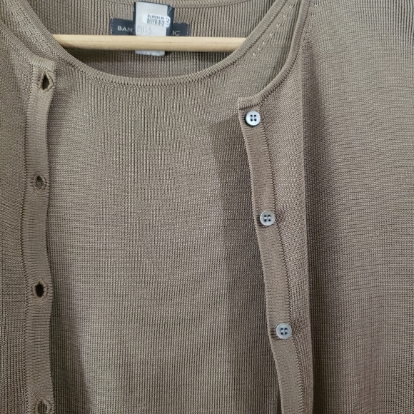 BANANA REPUBLIC 100% Silk Vest and Sweater Set - Picture 2 of 12